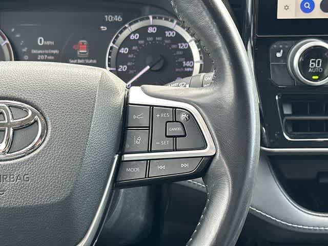 Thumbnail: 2023 Toyota Highlander - 10