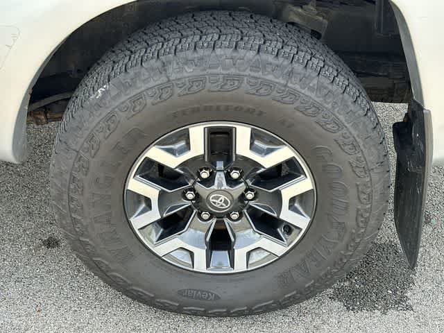 Thumbnail: 2010 Toyota Tacoma - 5