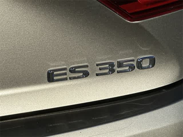 Thumbnail: 2017 Lexus ES - 30