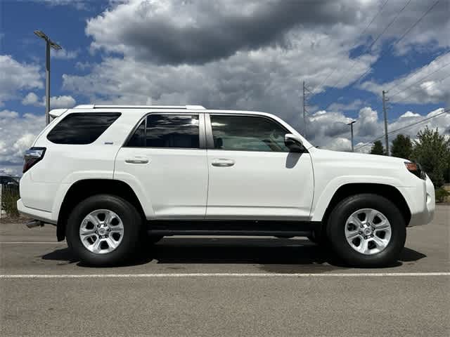 Thumbnail: 2016 Toyota 4Runner - 3