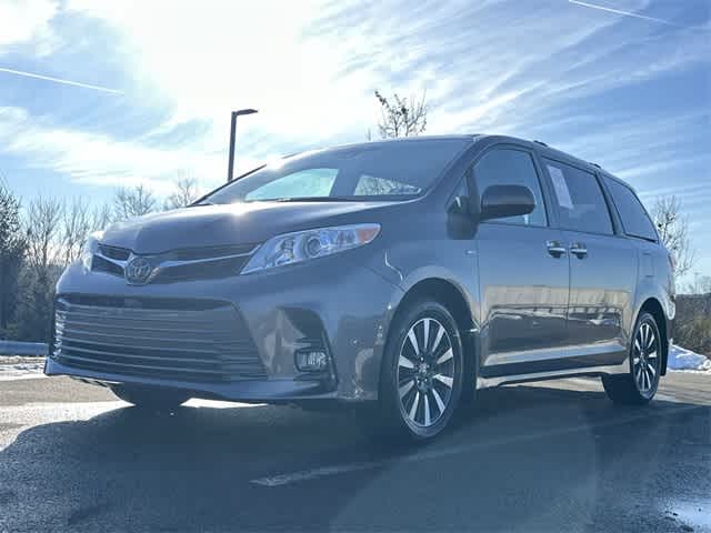 Thumbnail: 2020 Toyota Sienna - 31