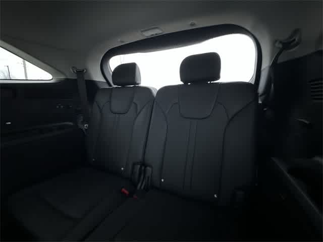 Thumbnail: 2023 Kia Sorento - 26