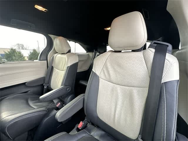 Thumbnail: 2025 Toyota Sienna - 18