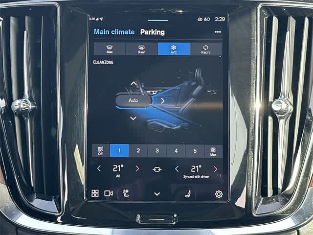 Thumbnail: 2025 Volvo S60 - 16