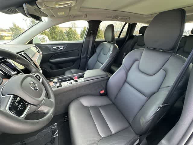 Thumbnail: 2025 Volvo S60 - 17