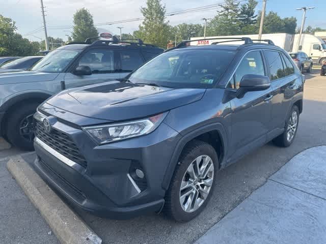 Thumbnail: 2019 Toyota RAV4 - 3