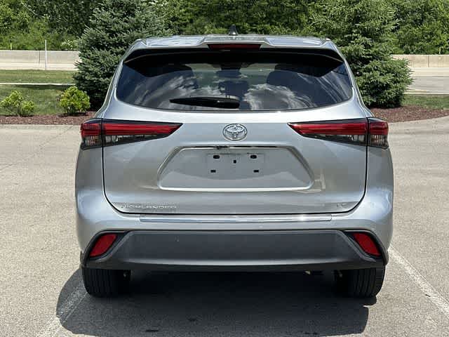 Thumbnail: 2023 Toyota Highlander - 4
