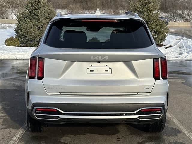 Thumbnail: 2023 Kia Sorento - 4