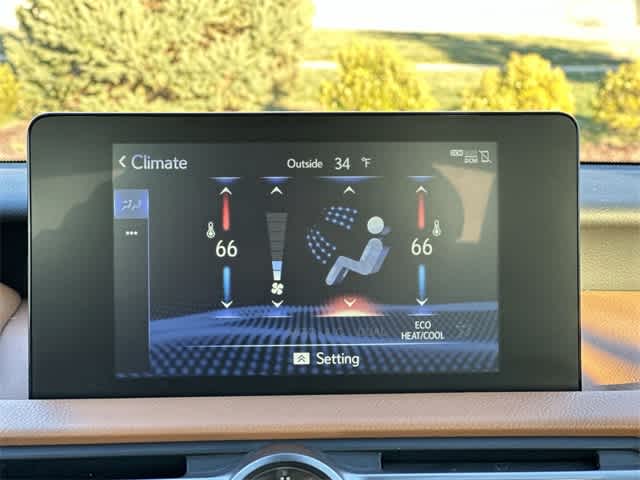 Thumbnail: 2022 Lexus IS - 15