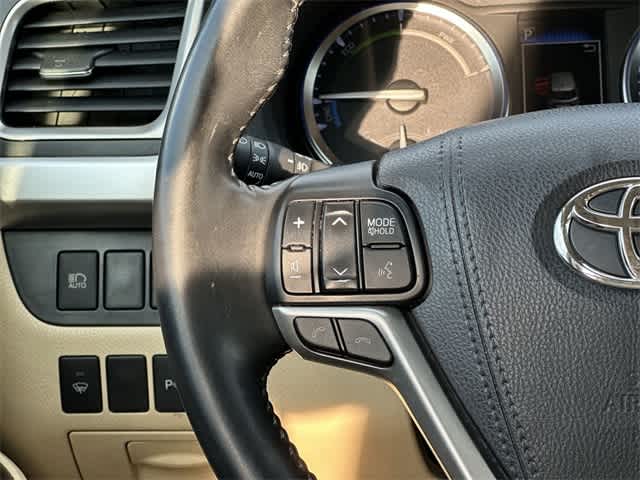 Thumbnail: 2018 Toyota Highlander - 9