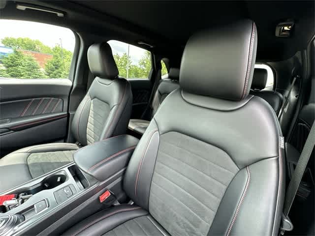 2022 Ford Edge  17