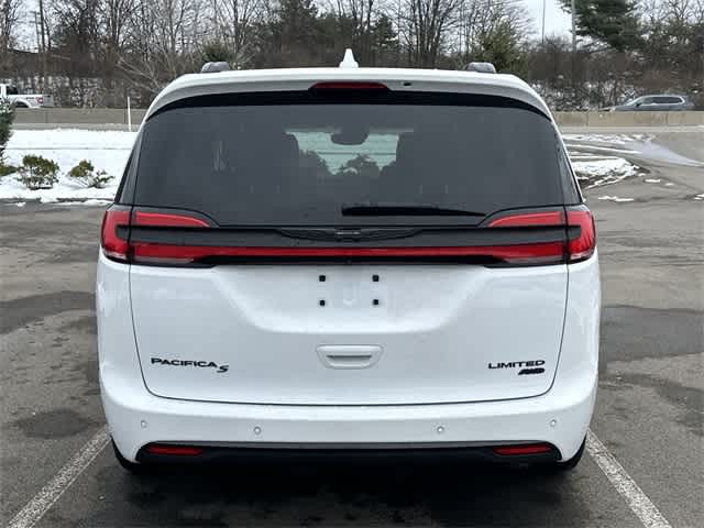 Thumbnail: 2021 Chrysler Pacifica - 4