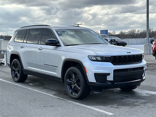 Thumbnail: 2023 Jeep Grand Cherokee - 23