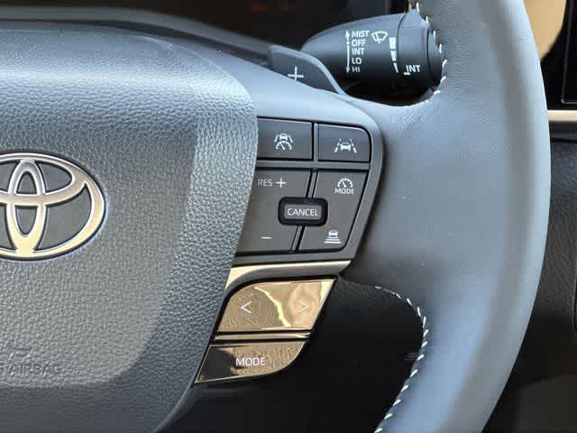 Thumbnail: 2025 Toyota Camry - 10