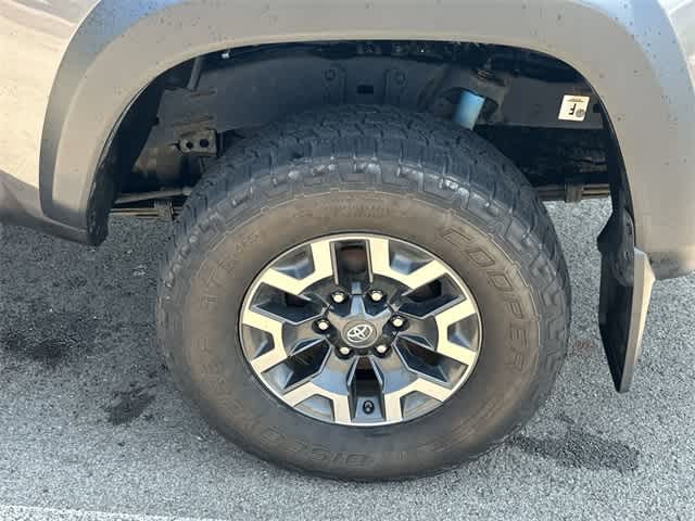 Thumbnail: 2019 Toyota Tacoma - 5