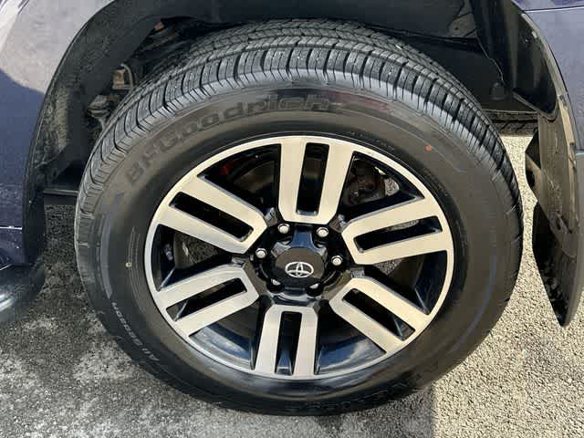 Thumbnail: 2022 Toyota 4Runner - 6