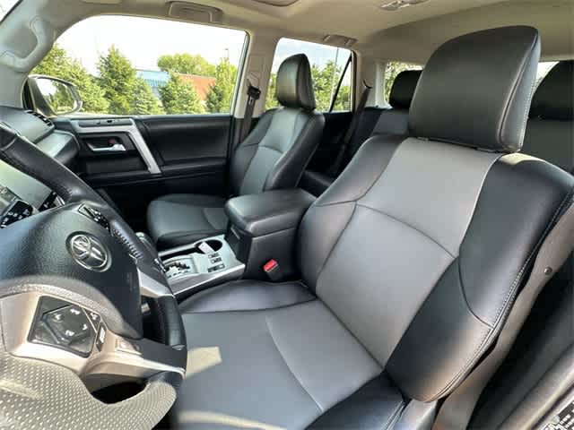 Thumbnail: 2022 Toyota 4Runner - 17