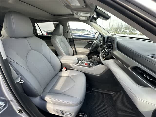 Thumbnail: 2024 Toyota Highlander - 23