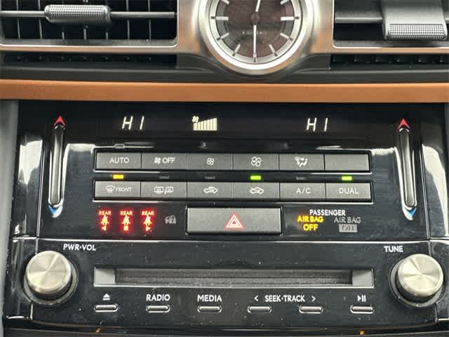 Thumbnail: 2022 Lexus IS - 16