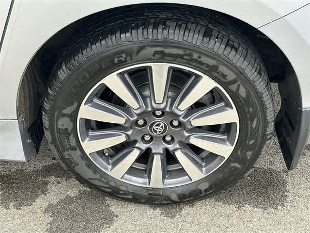 Thumbnail: 2018 Toyota Sienna - 5