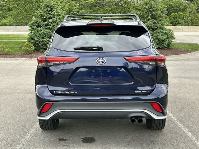 Thumbnail: 2022 Toyota Highlander - 4