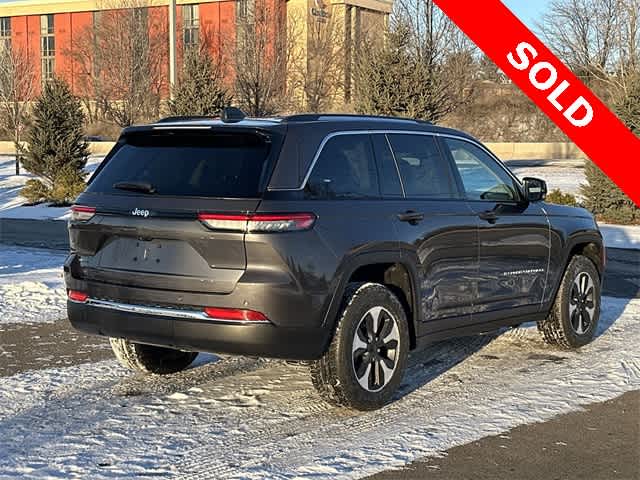 Thumbnail: 2022 Jeep Grand Cherokee - 32