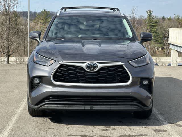 Thumbnail: 2023 Toyota Highlander - 22