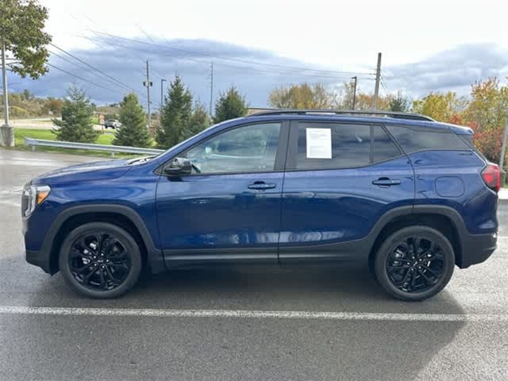 Used 2022 GMC Terrain SLE SUV