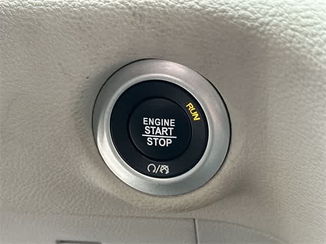 Thumbnail: 2019 Chrysler Pacifica - 11