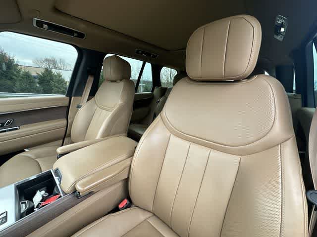 Thumbnail: 2025 Land Rover Range Rover - 17