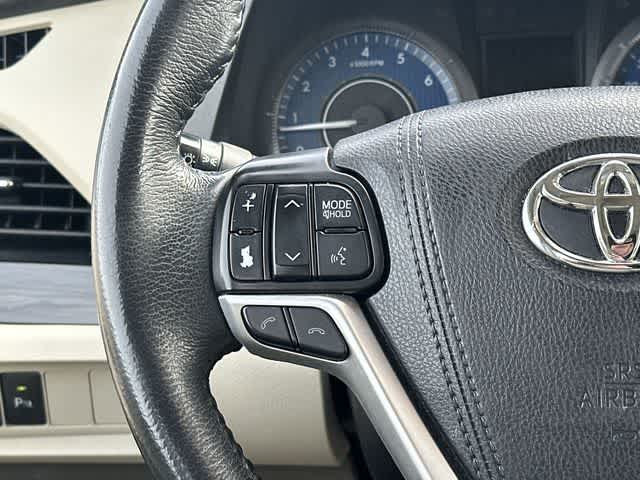 Thumbnail: 2018 Toyota Sienna - 9