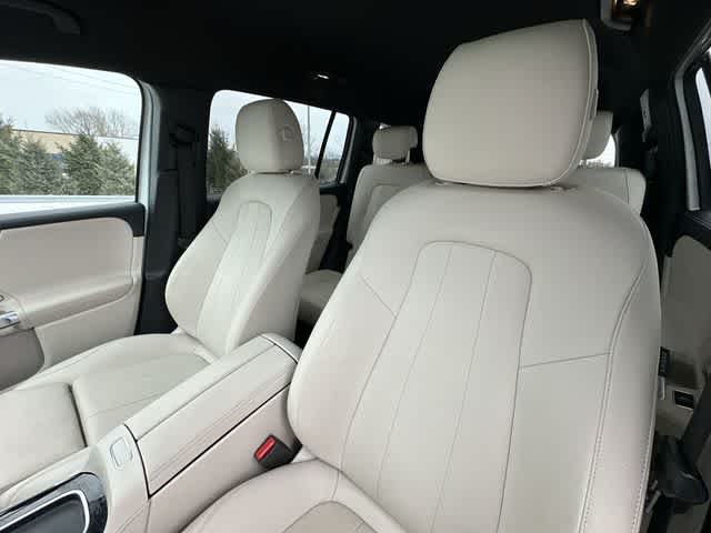 Thumbnail: 2025 Mercedes-Benz GLB - 17