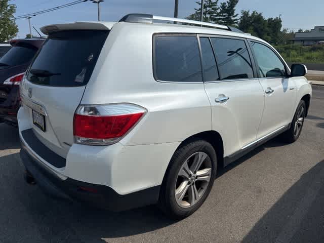 Thumbnail: 2013 Toyota Highlander - 4