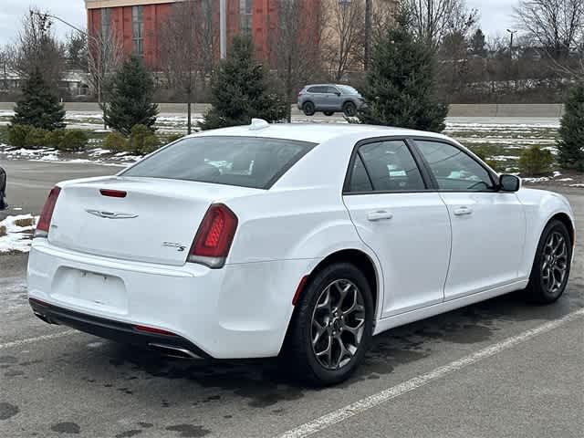 Thumbnail: 2016 Chrysler 300 - 25