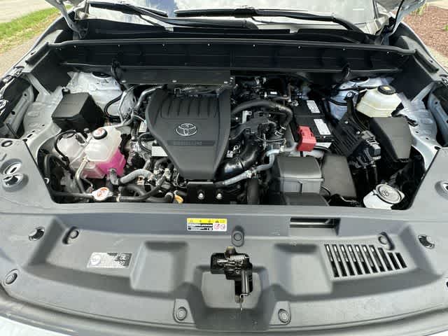 Thumbnail: 2023 Toyota Highlander - 28