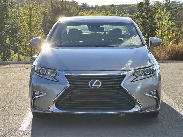 Thumbnail: 2017 Lexus ES - 32