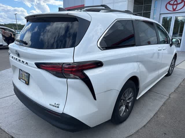 Thumbnail: 2022 Toyota Sienna - 2
