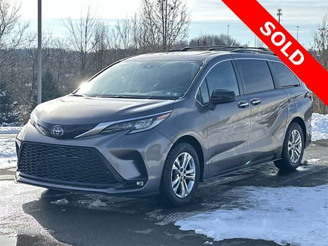Thumbnail: 2022 Toyota Sienna - 1