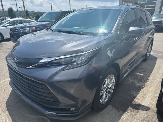 Thumbnail: 2025 Toyota Sienna - 1