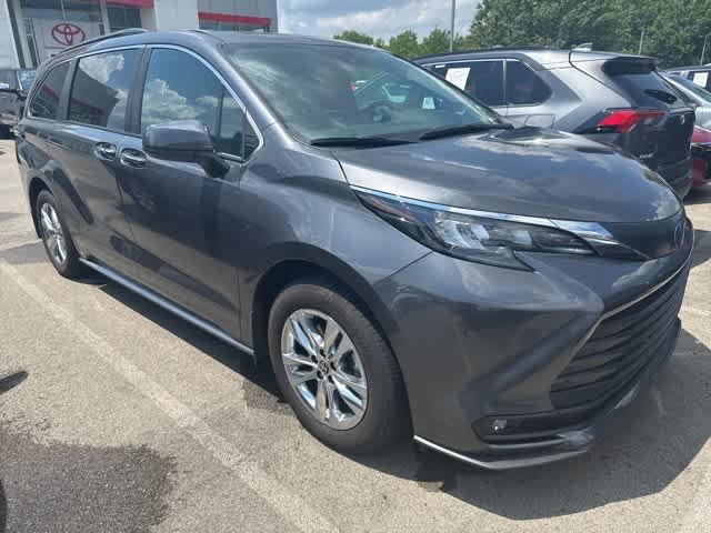 Thumbnail: 2025 Toyota Sienna - 2