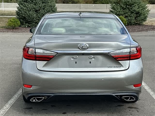 Thumbnail: 2017 Lexus ES - 4