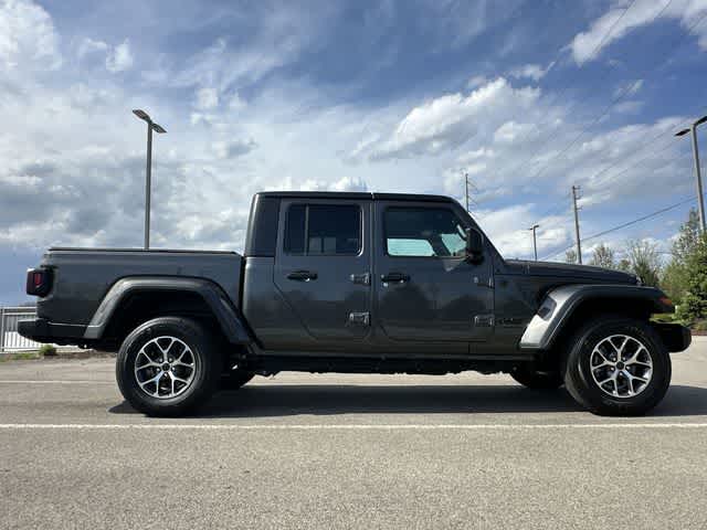 Thumbnail: 2025 Jeep Gladiator - 3