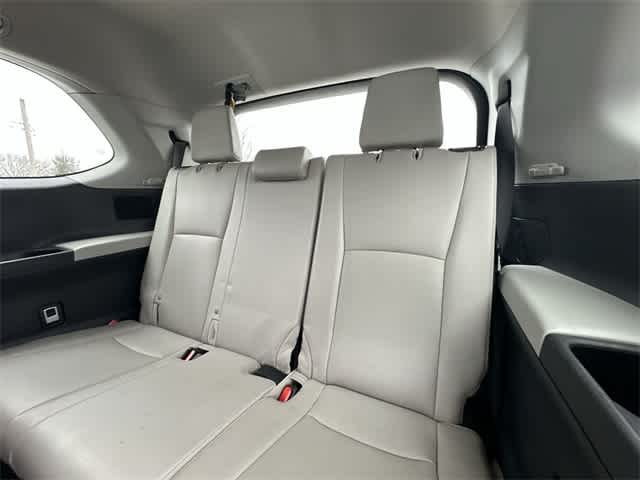 Thumbnail: 2024 Toyota Grand Highlander - 17