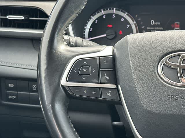 Thumbnail: 2023 Toyota Highlander - 9