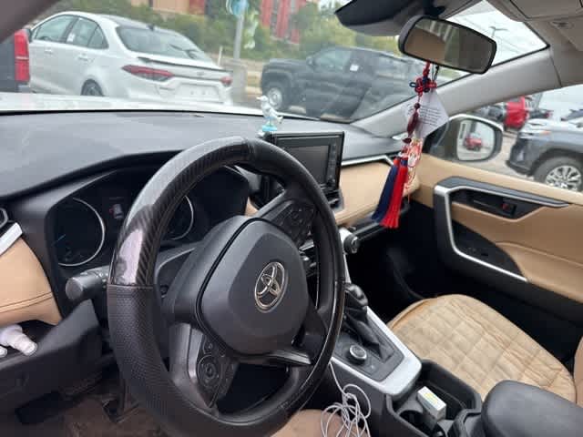 Thumbnail: 2021 Toyota RAV4 - 8