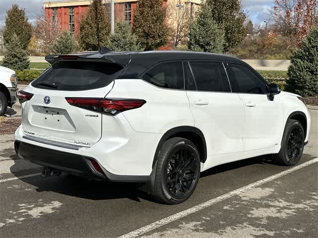 Thumbnail: 2022 Toyota Highlander - 25