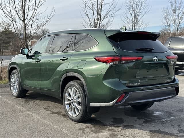 Thumbnail: 2023 Toyota Highlander - 24