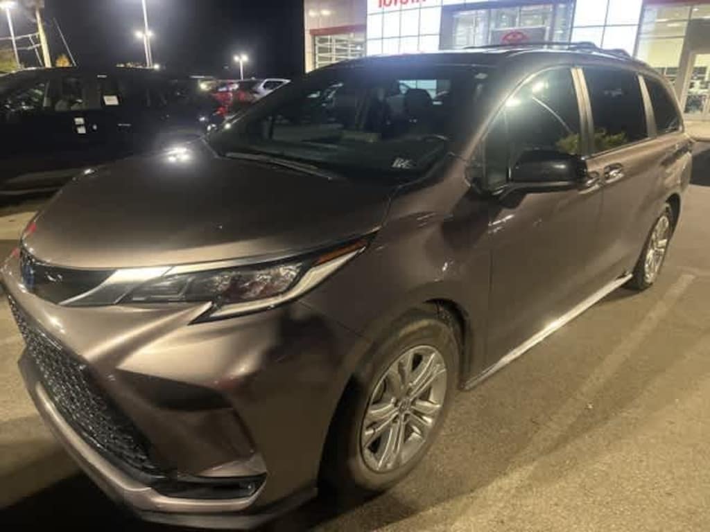 Used 2022 Toyota Sienna XSE 7 Passenger Van Passenger Van