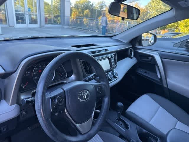 Thumbnail: 2015 Toyota RAV4 - 6