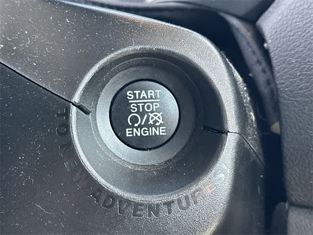 Thumbnail: 2021 Jeep Renegade - 10